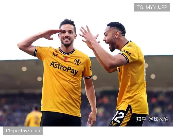 狼队边路闪电突袭助球队逆转,士气如虹表现抢眼 狼队边路闪电突袭助球队逆转,士气如虹表现抢眼