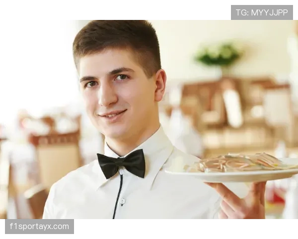 肖若腾早上麦片出门，下午名表上手——这反差我还没缓过来